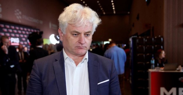 Choć z narzędzi opartych na sztucznej inteligencji korzysta coraz więcej przedsiębiorstw, Polska wciąż jest poniżej średniej unijnej pod względem wdrożeń AI w firmach. Eksperci wskazują, że największą barierą nie jest dostęp do technologii, ale brak wiedzy, jak wykorzystać ją do rozwiązywania konkretnych problemów biznesowych. Jednocześnie ostrzegają przed rosnącą koncentracją rynku AI w rękach kilku globalnych firm oraz słabą pozycją Europy w rozwoju własnych modeli.